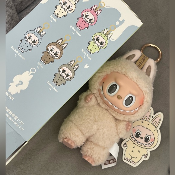 🤍PopMart Macaron Soymilk Labubu - discontinued🤍 - Picture 7 of 8